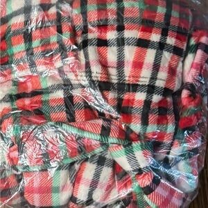 NEW Sonoma Fuzzy Red Plaid Robe Women’s Size Small New In Package Christmas